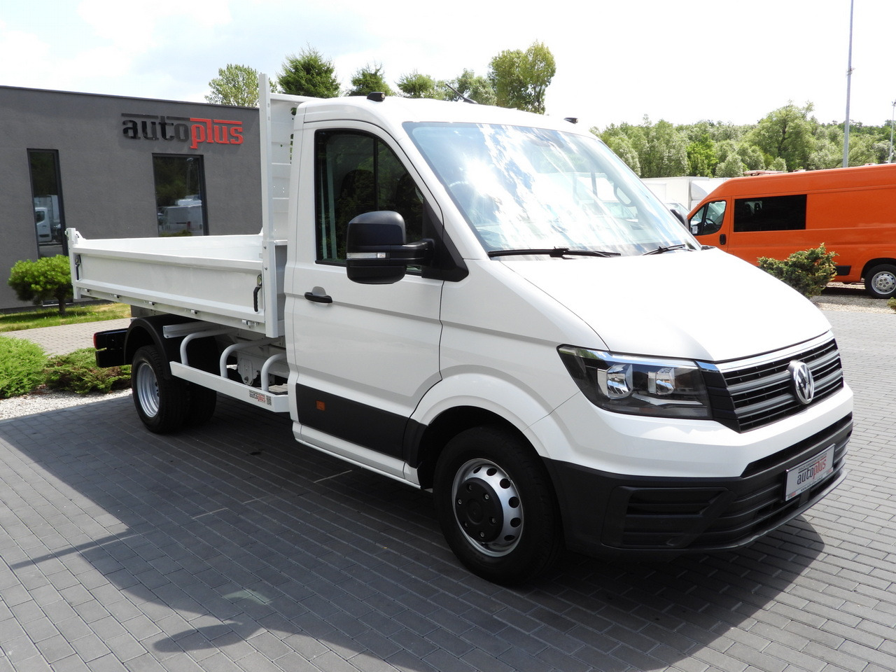 VOLKSWAGEN CRAFTER TIPPER CRUISE CONTROL TWIN WHEELS AIR CONDITIONING 180HP - Volquete furgoneta: foto 4 VOLKSWAGEN CRAFTER TIPPER CRUISE CONTROL TWIN WHEELS AIR CONDITIONING 180HP - Volquete furgoneta: foto 4