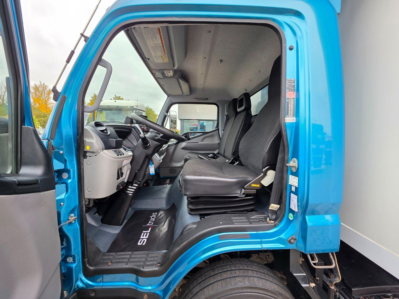 Furgoneta caja cerrada FUSO Canter 9C18 / Ladebordwand / 3 Sitzen: foto 30