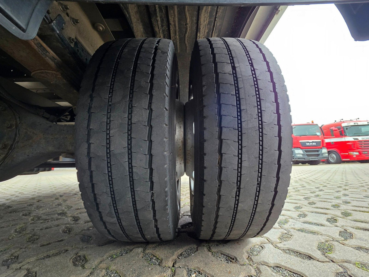 Furgoneta caja cerrada FUSO Canter 9C18 / Ladebordwand / 3 Sitzen: foto 47