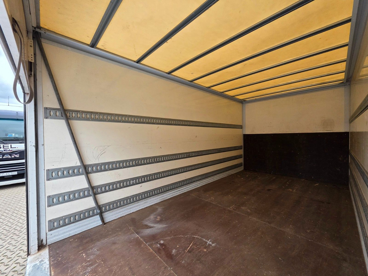 Furgoneta caja cerrada FUSO Canter 9C18 / Ladebordwand / 3 Sitzen: foto 23