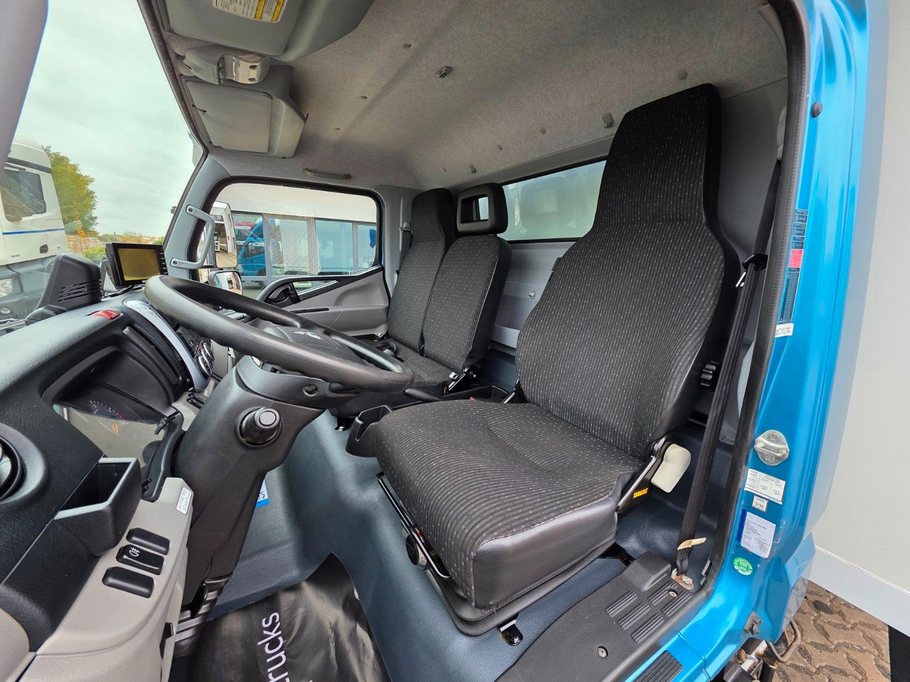 Furgoneta caja cerrada FUSO Canter 9C18 / Ladebordwand / 3 Sitzen: foto 31