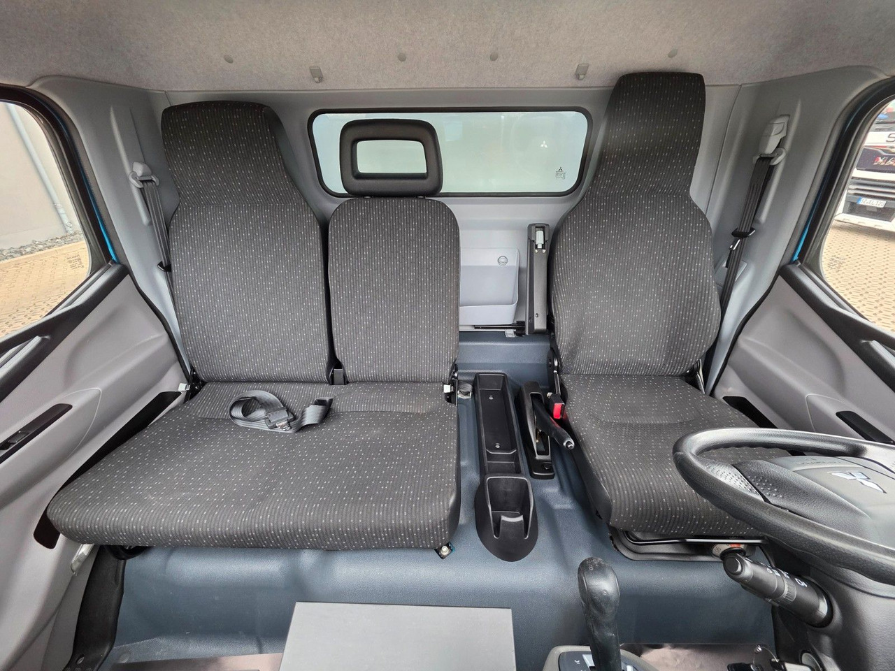 Furgoneta caja cerrada FUSO Canter 9C18 / Ladebordwand / 3 Sitzen: foto 34