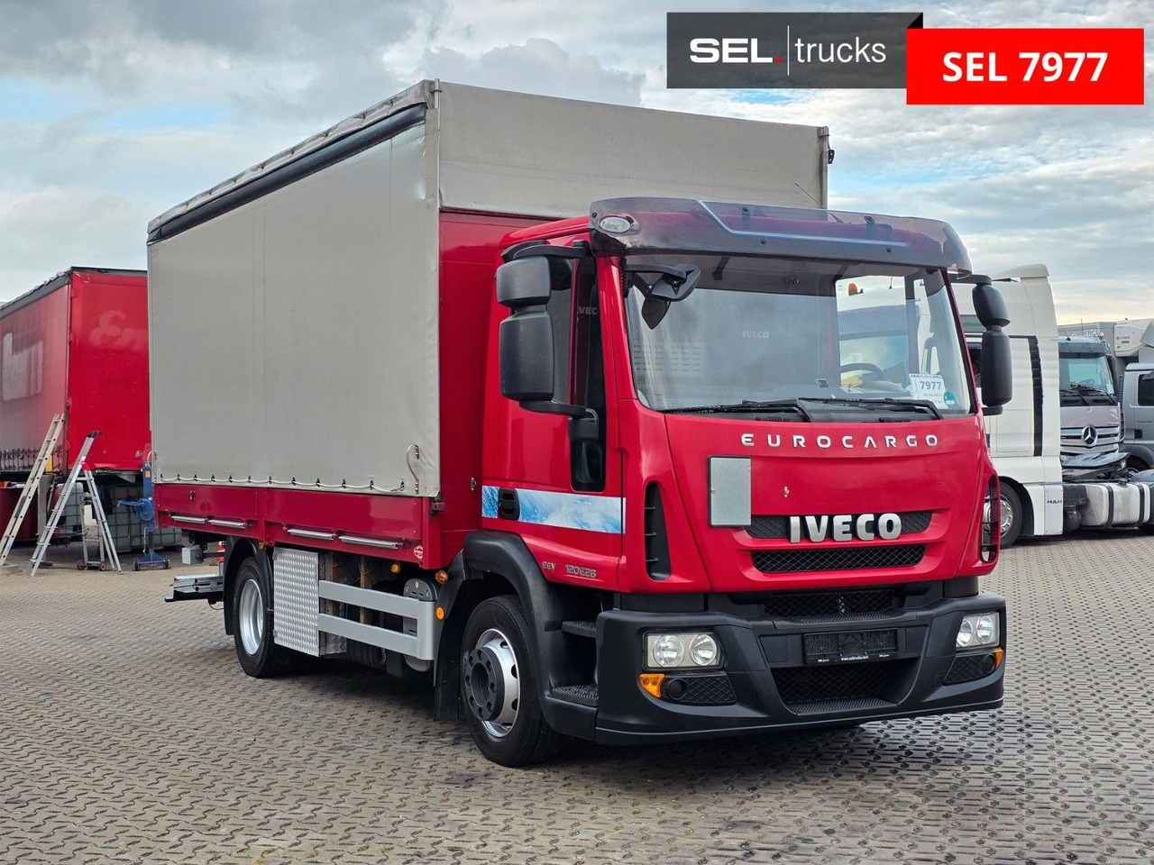 Iveco Eurocargo 120E28 / Ladebordwand / Aluklappen - Camión lona: foto 3 Iveco Eurocargo 120E28 / Ladebordwand / Aluklappen - Camión lona: foto 3