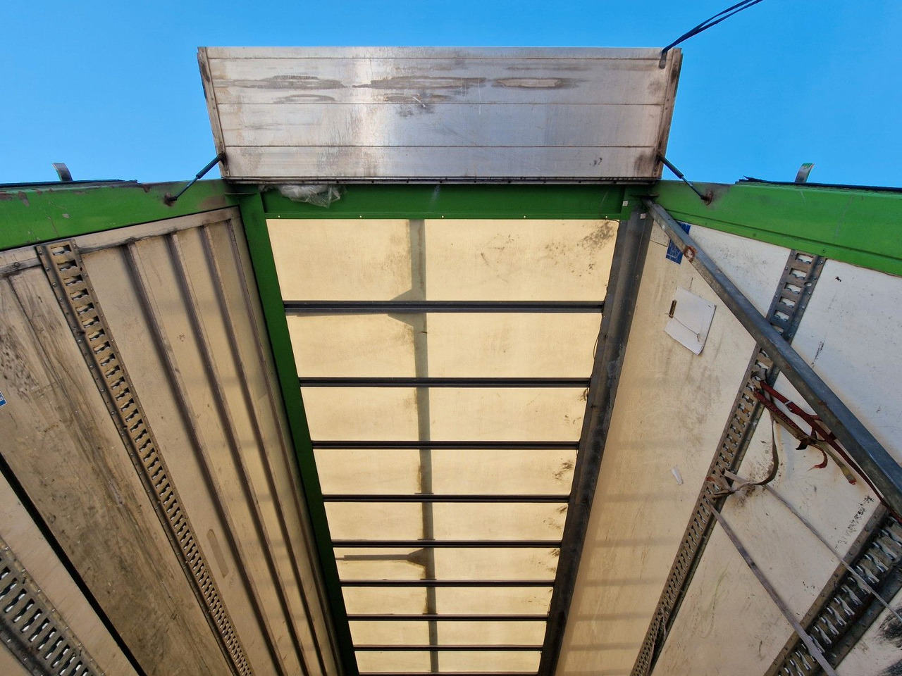 Camión caja cerrada Iveco Stralis 360 / Ladebordwand: foto 11