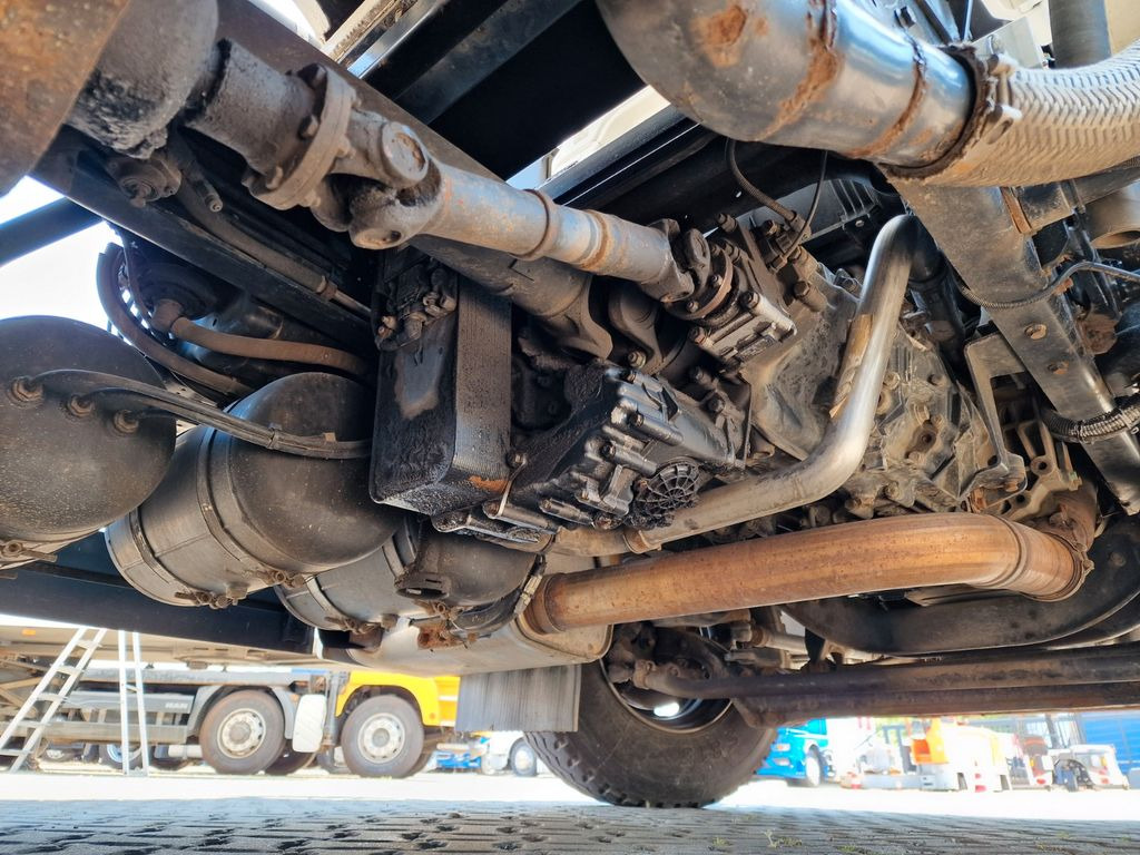 Camión cisterna MAN TGX 26.440 6x2-2 LL/SILO/30.000 l/Lenkachse: foto 17 Camión cisterna MAN TGX 26.440 6x2-2 LL/SILO/30.000 l/Lenkachse: foto 17