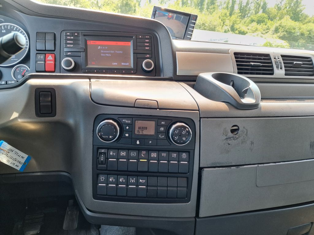 Camión cisterna MAN TGX 26.440 6x2-2 LL/SILO/30.000 l/Lenkachse: foto 29 Camión cisterna MAN TGX 26.440 6x2-2 LL/SILO/30.000 l/Lenkachse: foto 29