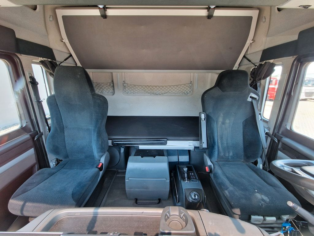 Camión cisterna MAN TGX 26.440 6x2-2 LL/SILO/30.000 l/Lenkachse: foto 23 Camión cisterna MAN TGX 26.440 6x2-2 LL/SILO/30.000 l/Lenkachse: foto 23