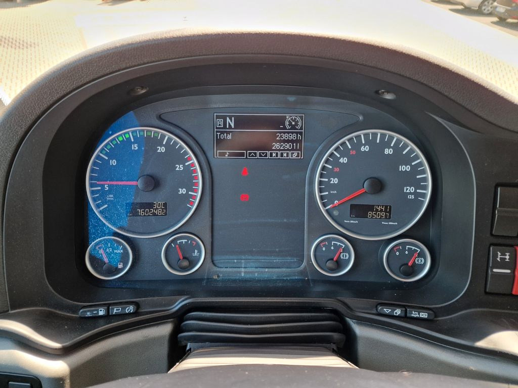 Camión cisterna MAN TGX 26.440 6x2-2 LL/SILO/30.000 l/Lenkachse: foto 27 Camión cisterna MAN TGX 26.440 6x2-2 LL/SILO/30.000 l/Lenkachse: foto 27