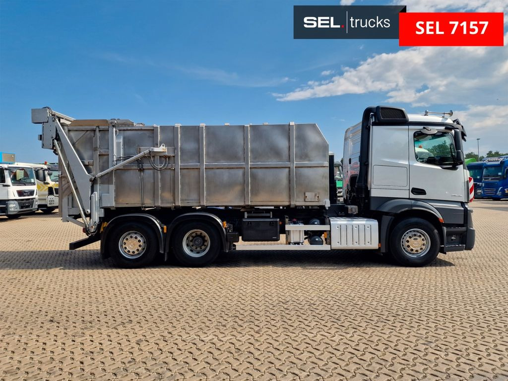 Mercedes-Benz Actros 2545 / Tierkadaver / mit Waage Mercedes-Benz Actros 2545 /für Tierkadaver / mit Waage - Camión volquete: foto 4 Mercedes-Benz Actros 2545 / Tierkadaver / mit Waage Mercedes-Benz Actros 2545 /für Tierkadaver / mit Waage - Camión volquete: foto 4