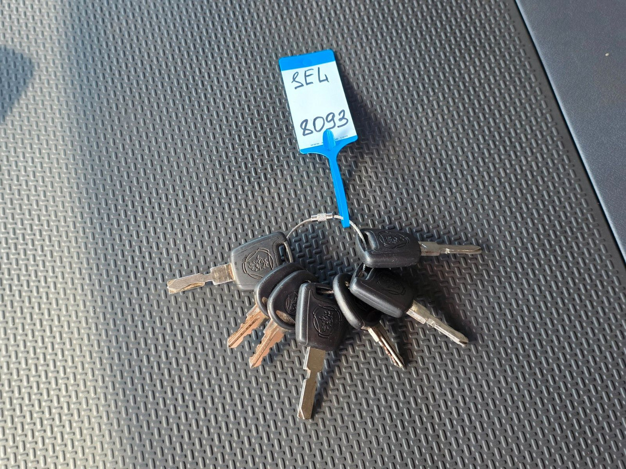 Camión chasis Scania P420 LB6X2*4MNA / Retarder / PTO / ADR: foto 30 Camión chasis Scania P420 LB6X2*4MNA / Retarder / PTO / ADR: foto 30