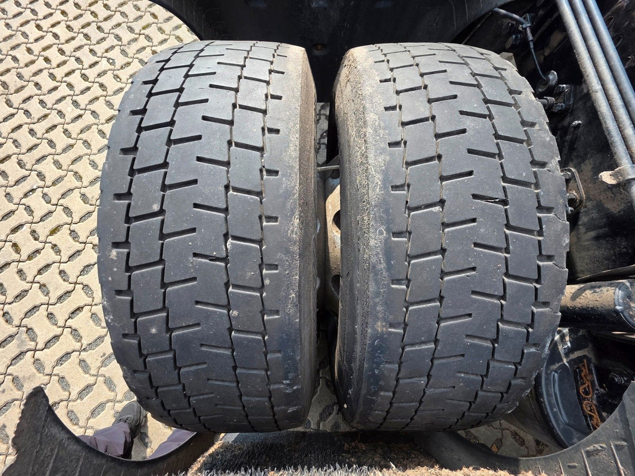 Camión chasis Scania P420 LB6X2*4MNA / Retarder / PTO / ADR: foto 37 Camión chasis Scania P420 LB6X2*4MNA / Retarder / PTO / ADR: foto 37