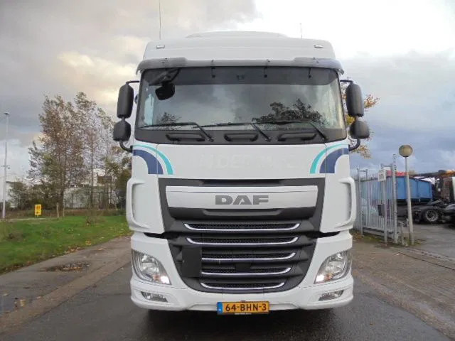 DAF XF 440 SPACE CAB - Cabeza tractora: foto 2 DAF XF 440 SPACE CAB - Cabeza tractora: foto 2