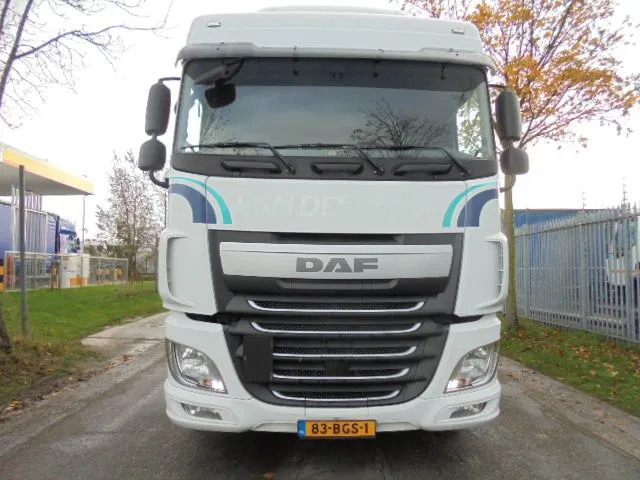 DAF XF 440 SPACE CAB - Cabeza tractora: foto 2 DAF XF 440 SPACE CAB - Cabeza tractora: foto 2