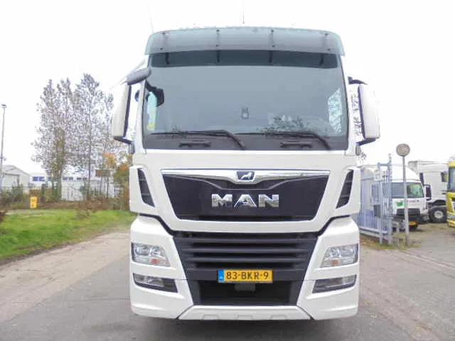 MAN TGX 26.500 XXL 6X2 SMART TACHO 20X IN STOCK - Cabeza tractora: foto 2 MAN TGX 26.500 XXL 6X2 SMART TACHO 20X IN STOCK - Cabeza tractora: foto 2