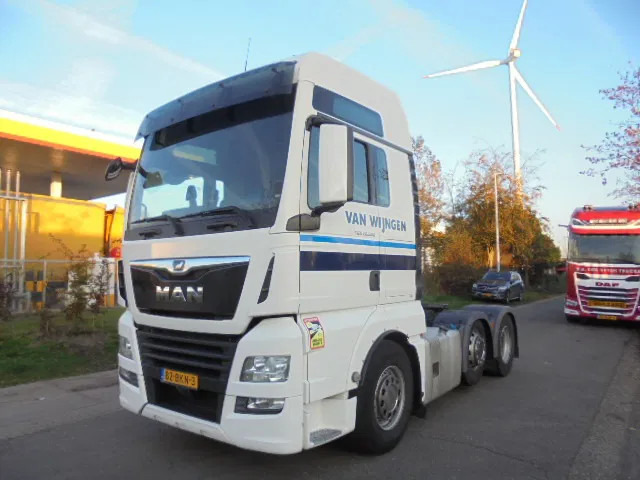 MAN TGX 26.500 XXL 6X2 SMART TACHO NL TRUCK 20X IN STOCK - Cabeza tractora: foto 1 MAN TGX 26.500 XXL 6X2 SMART TACHO NL TRUCK 20X IN STOCK - Cabeza tractora: foto 1