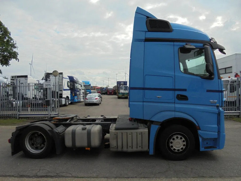 Mercedes-Benz Actros 1842 - Cabeza tractora: foto 4 Mercedes-Benz Actros 1842 - Cabeza tractora: foto 4