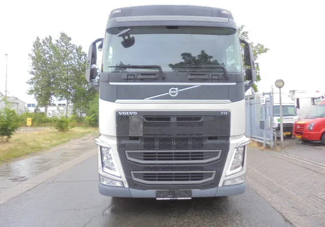 Volvo FH 460 460 EUR6 LOW KM - Cabeza tractora: foto 2 Volvo FH 460 460 EUR6 LOW KM - Cabeza tractora: foto 2
