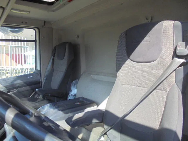 Camión caja cerrada DAF CF 250 FA LOW KM NL TRUCK: foto 16