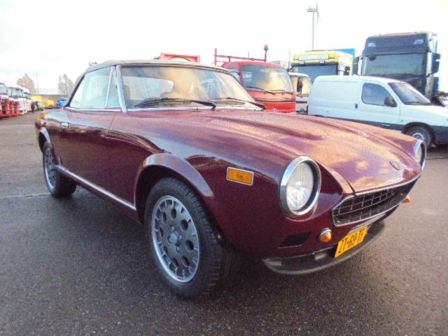 Fiat 124 SPIDER 2000 USA - Coche: foto 3 Fiat 124 SPIDER 2000 USA - Coche: foto 3