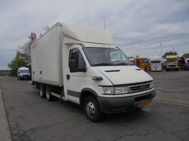 Iveco Daily 40 C14 HPI TREKKER OPLEGGER - Furgoneta caja cerrada, Furgoneta combi: foto 3 Iveco Daily 40 C14 HPI TREKKER OPLEGGER - Furgoneta caja cerrada, Furgoneta combi: foto 3