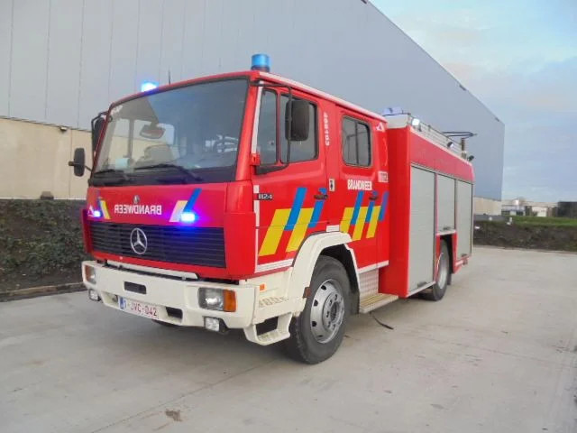 Mercedes-Benz 1124 F - Camión de bomberos: foto 1 Mercedes-Benz 1124 F - Camión de bomberos: foto 1