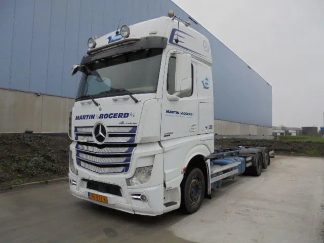 Mercedes-Benz Actros 2542 6X2 - Camión chasis: foto 1 Mercedes-Benz Actros 2542 6X2 - Camión chasis: foto 1