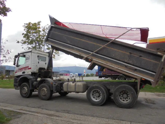 Camión volquete Mercedes-Benz Arocs 3243 K 8X4: foto 6 Camión volquete Mercedes-Benz Arocs 3243 K 8X4: foto 6