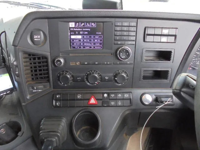 Camión volquete Mercedes-Benz Arocs 3243 K 8X4: foto 12 Camión volquete Mercedes-Benz Arocs 3243 K 8X4: foto 12