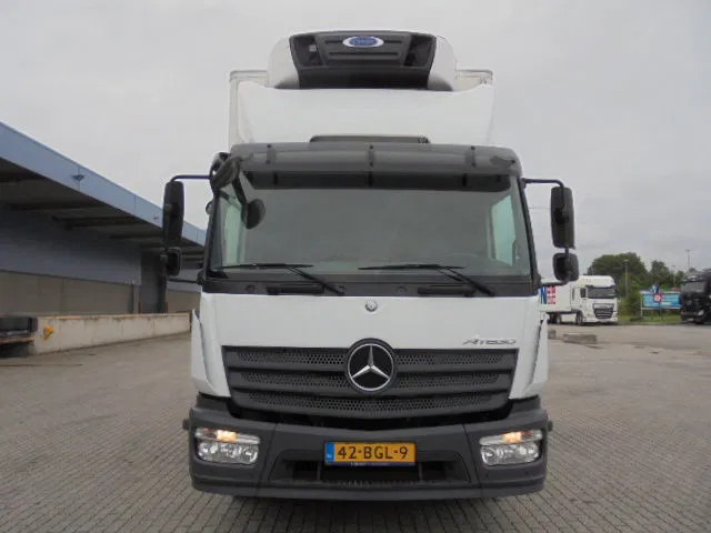 Mercedes-Benz Atego 1218 - Camión isotérmico: foto 2 Mercedes-Benz Atego 1218 - Camión isotérmico: foto 2