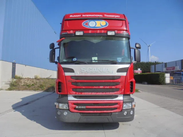 Scania R440 6X2 RETARDER BDF - Camión caja cerrada: foto 2 Scania R440 6X2 RETARDER BDF - Camión caja cerrada: foto 2