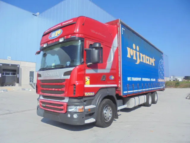 Scania R440 6X2 RETARDER BDF - Camión caja cerrada: foto 1 Scania R440 6X2 RETARDER BDF - Camión caja cerrada: foto 1
