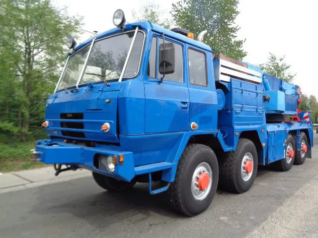 Tatra T 815 8X8 - Grua de remolque autos: foto 1 Tatra T 815 8X8 - Grua de remolque autos: foto 1