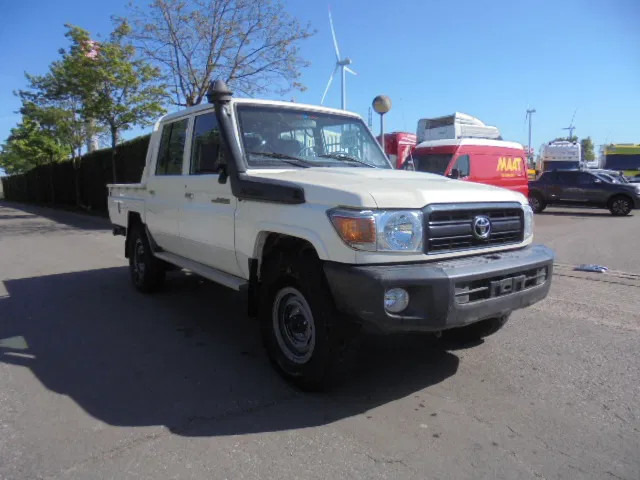Toyota Land Cruiser HJ79L 4X4 CREWCAB PICKUP EXPORT OUTSIDE EU ONLY - Pick-up: foto 3 Toyota Land Cruiser HJ79L 4X4 CREWCAB PICKUP EXPORT OUTSIDE EU ONLY - Pick-up: foto 3