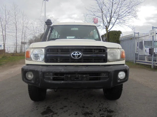 Toyota Land Cruiser HZJ78L 4WD EXPORT OUT EU ONLY - Coche: foto 2 Toyota Land Cruiser HZJ78L 4WD EXPORT OUT EU ONLY - Coche: foto 2