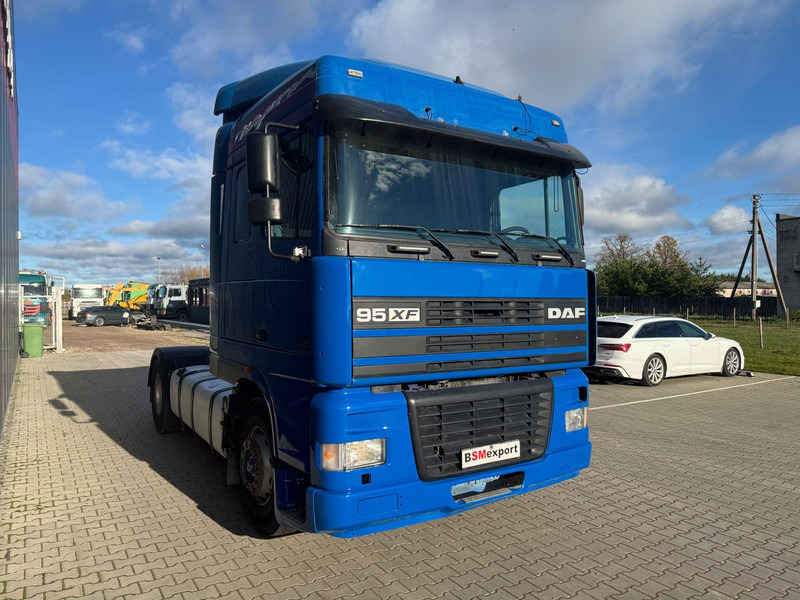 DAF XF 95.430 + tipping gear - Cabeza tractora: foto 2 DAF XF 95.430 + tipping gear - Cabeza tractora: foto 2