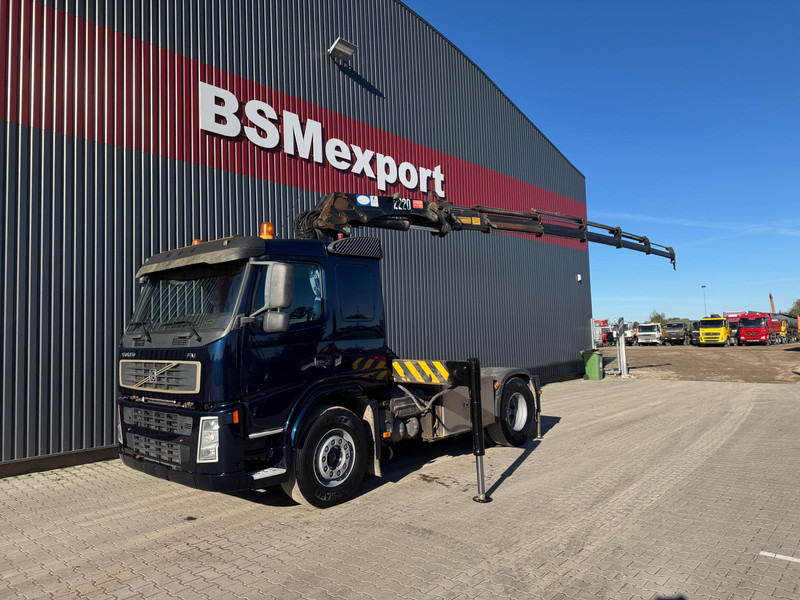 Volvo FM 12 + HMF 2220 K5 + remote control - Cabeza tractora: foto 1 Volvo FM 12 + HMF 2220 K5 + remote control - Cabeza tractora: foto 1