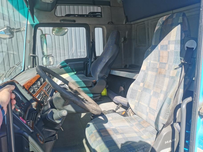 Camión multibasculante MAN 26.530 6x4 Multilift: foto 17 Camión multibasculante MAN 26.530 6x4 Multilift: foto 17