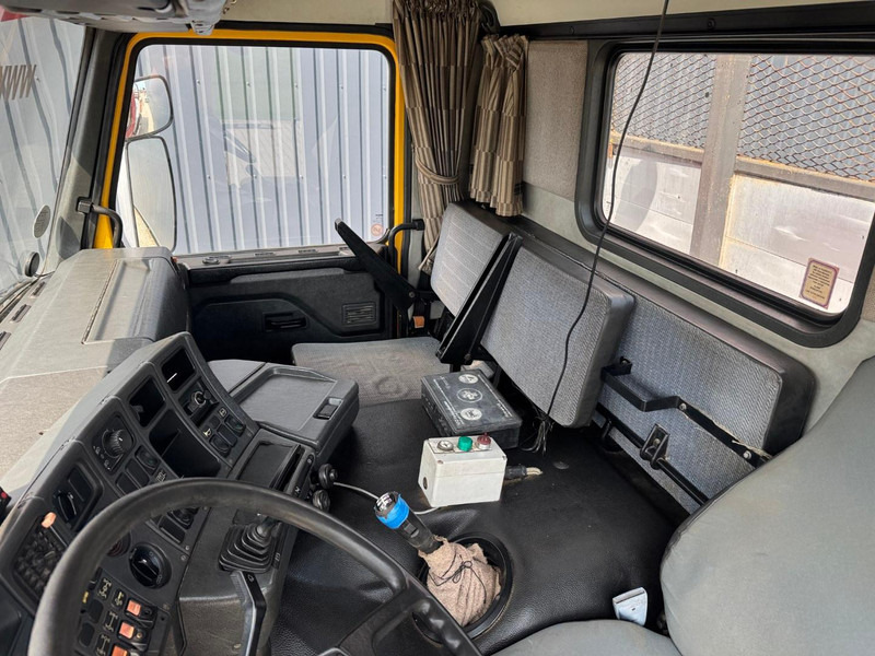 Camión volquete Scania 93, 4x4: foto 7