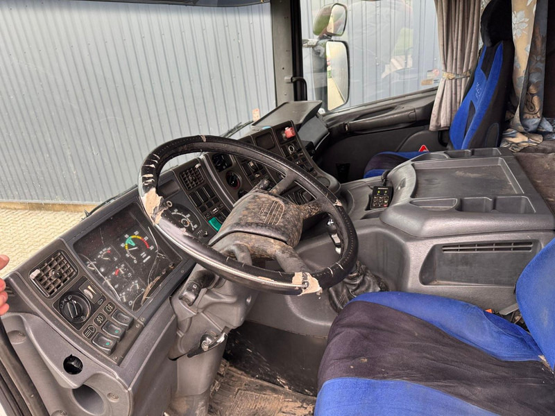 Scania P 124.360 - Camión cisterna: foto 5 Scania P 124.360 - Camión cisterna: foto 5
