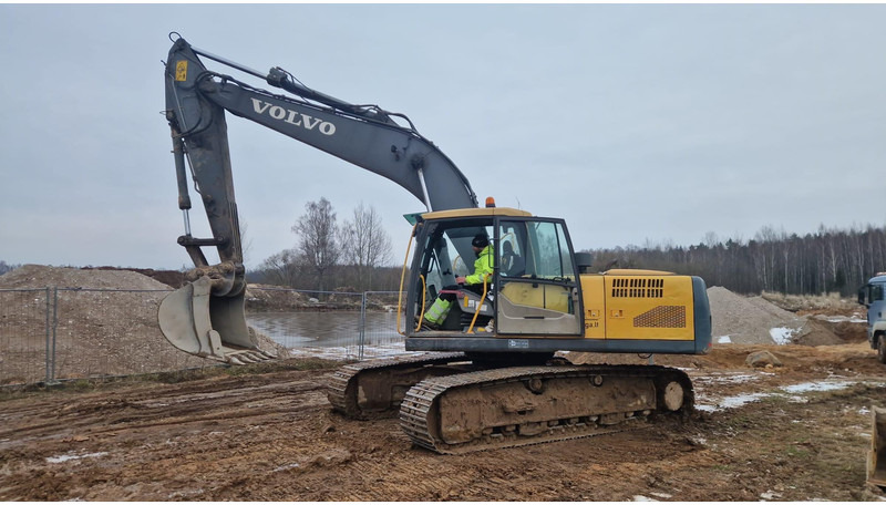Volvo EC 210 CL - Excavadora de cadenas: foto 1 Volvo EC 210 CL - Excavadora de cadenas: foto 1
