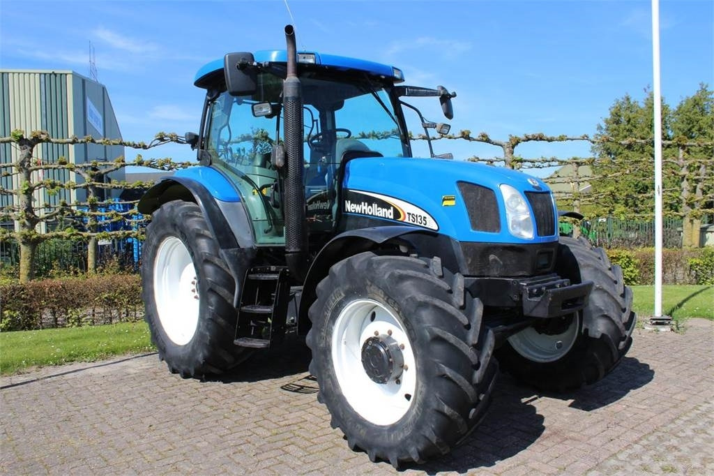 New Holland TSA135A - Tractor: foto 1 New Holland TSA135A - Tractor: foto 1
