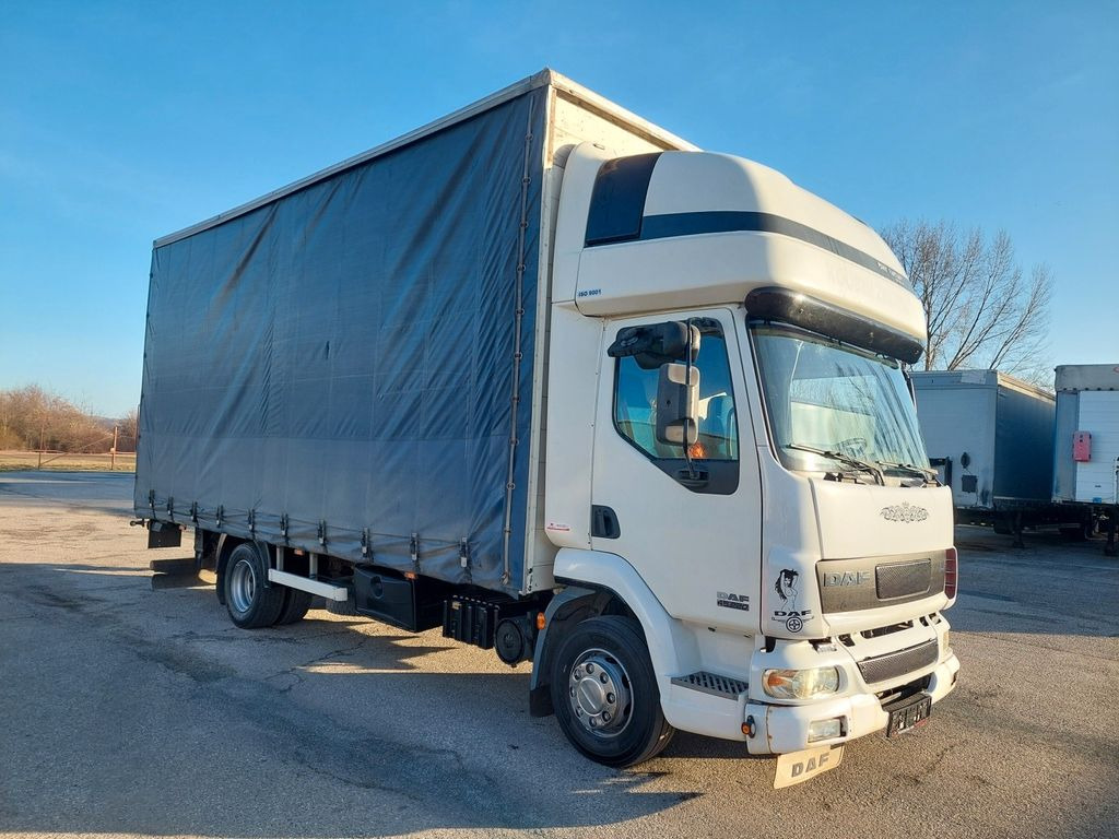 DAF FA LF 45.220 E12 4x2 DAF FA LF 45.220 E12 4x2 - Camión lona: foto 2 DAF FA LF 45.220 E12 4x2 DAF FA LF 45.220 E12 4x2 - Camión lona: foto 2