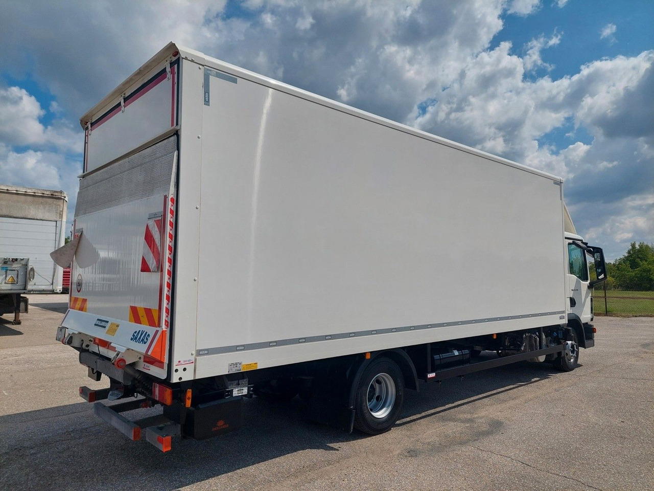 MAN TGL 12.250 BL CH 4x2 LBW 17 Palleten - Camión caja cerrada: foto 4 MAN TGL 12.250 BL CH 4x2 LBW 17 Palleten - Camión caja cerrada: foto 4