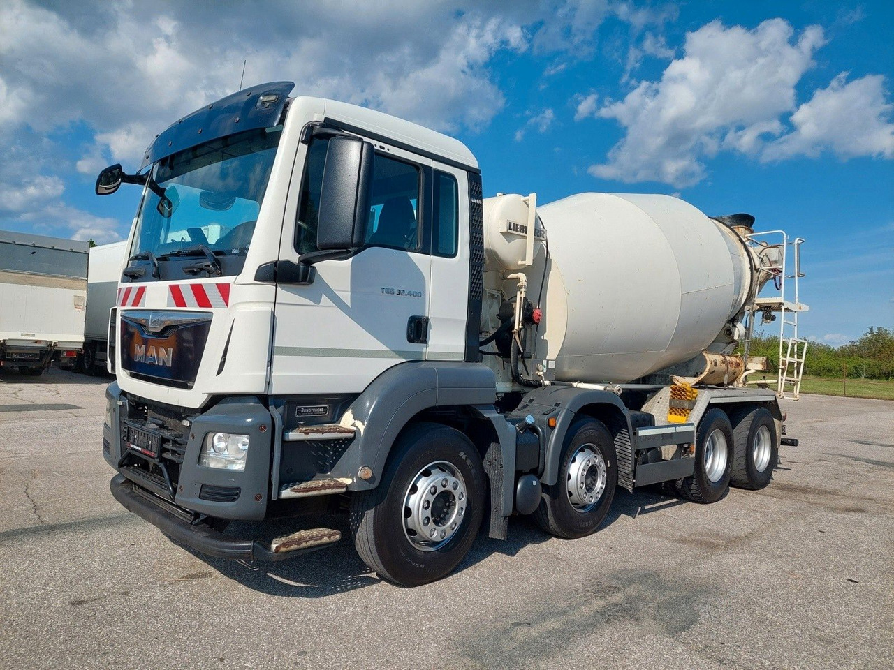 MAN TGS 32.400 8X4 BB Liebherr 9 m³ - Camión hormigonera: foto 1 MAN TGS 32.400 8X4 BB Liebherr 9 m³ - Camión hormigonera: foto 1