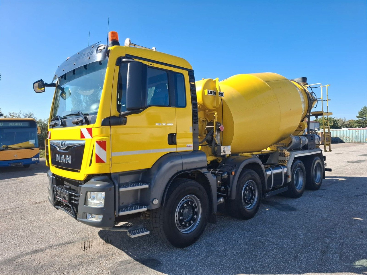 MAN TGS 32.460 8X4 BB Liebherr 9 m³ - Camión hormigonera: foto 1 MAN TGS 32.460 8X4 BB Liebherr 9 m³ - Camión hormigonera: foto 1