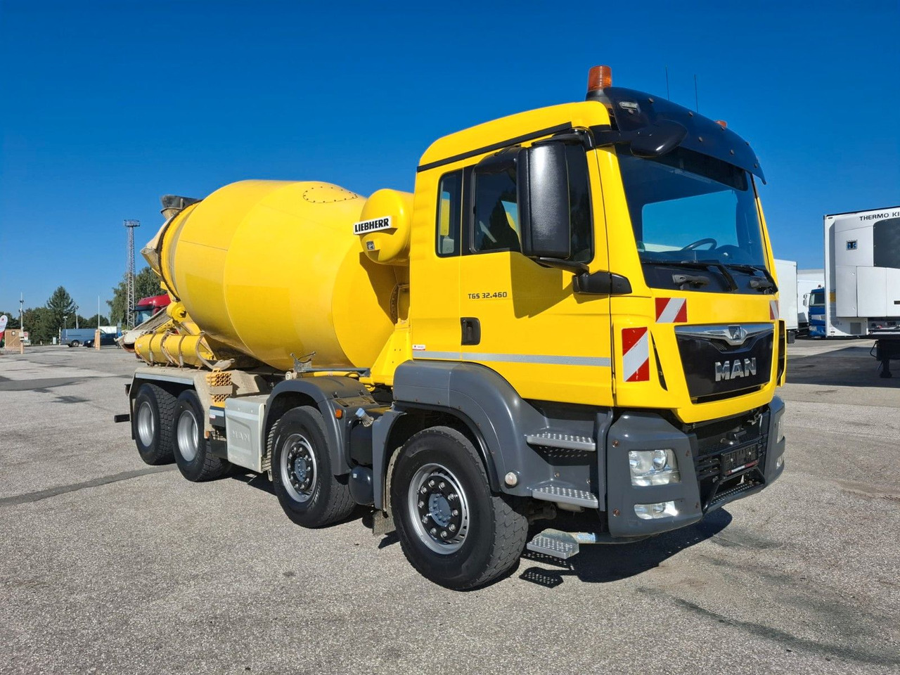 MAN TGS 32.460 8X4 BB Liebherr 9 m³ - Camión hormigonera: foto 4 MAN TGS 32.460 8X4 BB Liebherr 9 m³ - Camión hormigonera: foto 4