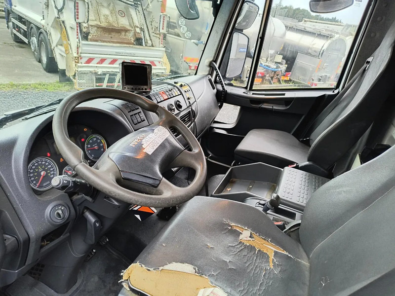 Foto del interior 1: Leasing de Iveco EuroCargo 120 120E18 + COMET 151TAL (15 m) Iveco EuroCargo 120 120E18 + COMET 151TAL (15 m)