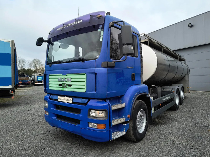 MAN TGA 26.360 INSULATED INOX TANK - 2 COMP - AIRCO - LIFT/STEERING AXLE - Camión cisterna: foto 1 MAN TGA 26.360 INSULATED INOX TANK - 2 COMP - AIRCO - LIFT/STEERING AXLE - Camión cisterna: foto 1