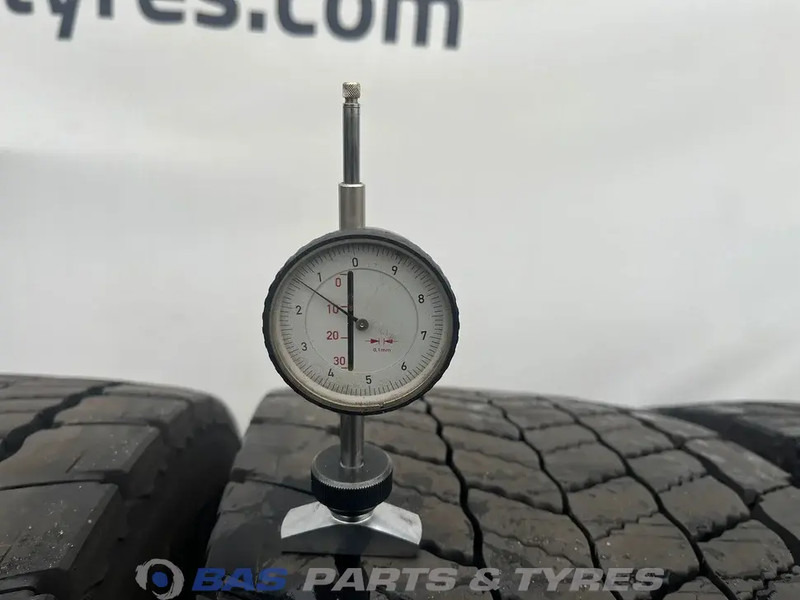 Continental Continental 315/70R22.5 Eco HD5 154/150 M+S 3PMSF gebruikte set - Neumático para Camión: foto 3 Continental Continental 315/70R22.5 Eco HD5 154/150 M+S 3PMSF gebruikte set - Neumático para Camión: foto 3