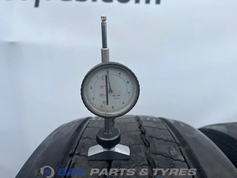 Continental Continental 315/70R22.5 Hybrid HS5 156/150 M+S 3PMSF gebruikte set - Neumático para Camión: foto 3 Continental Continental 315/70R22.5 Hybrid HS5 156/150 M+S 3PMSF gebruikte set - Neumático para Camión: foto 3